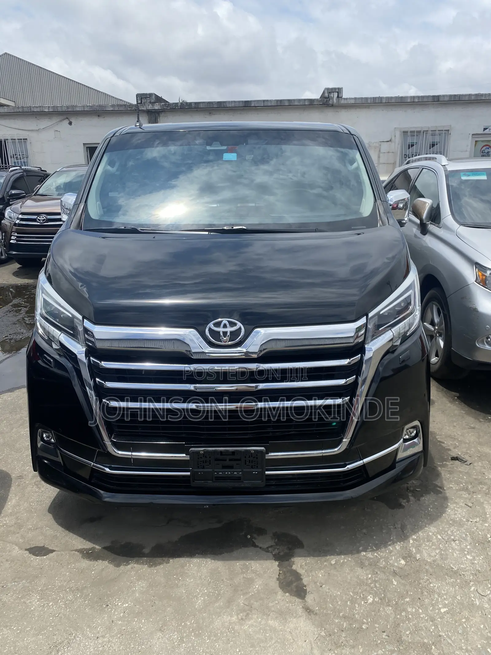 Toyota Quantum 2023 Black