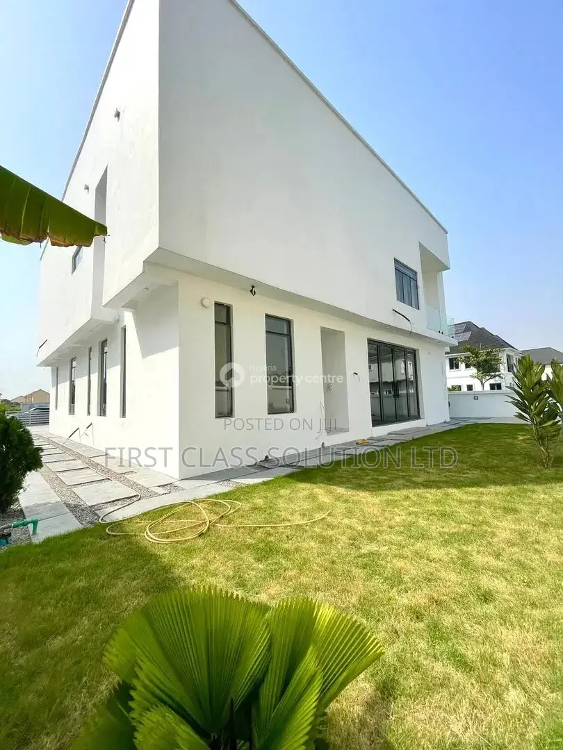 5bdrm Duplex in Off Lekki-Epe Expressway for sale