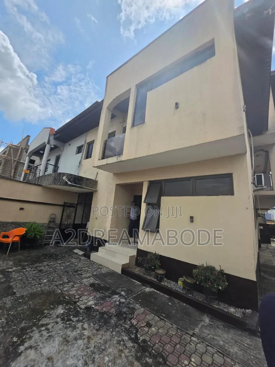 3bdrm Apartment in Omole for rent
