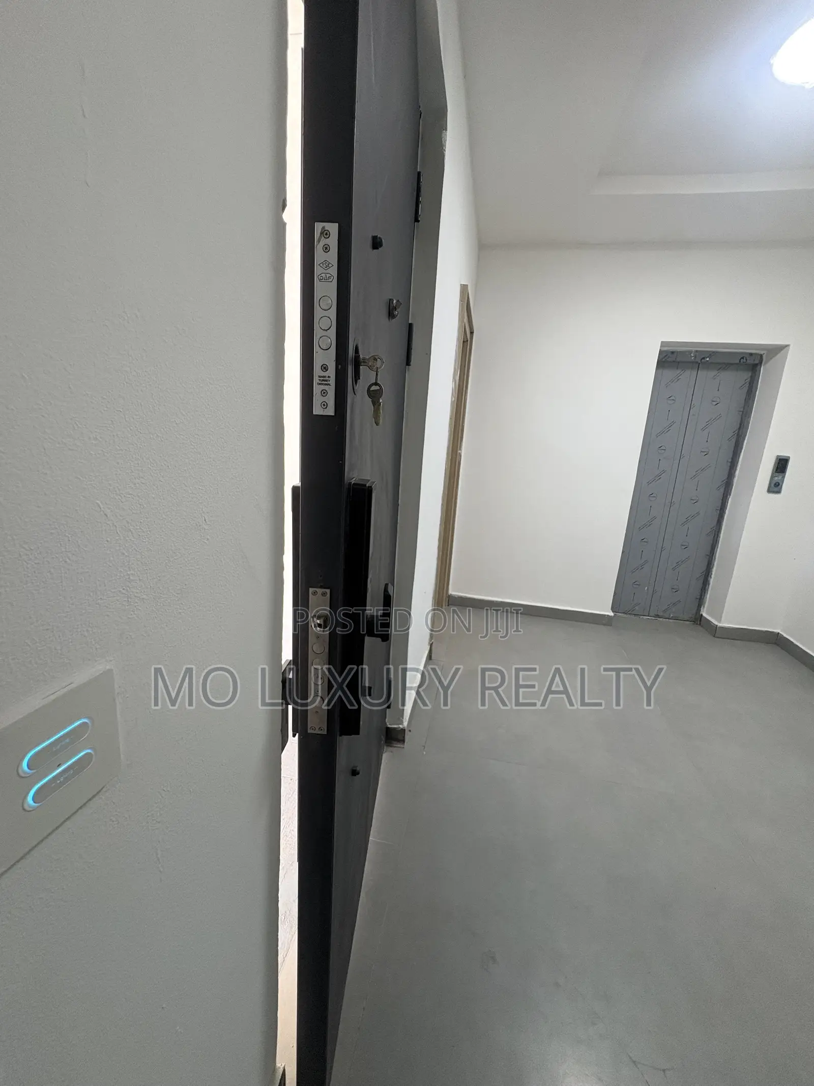 4bdrm Townhouse / Terrace in Lekki Phase 1 for rent