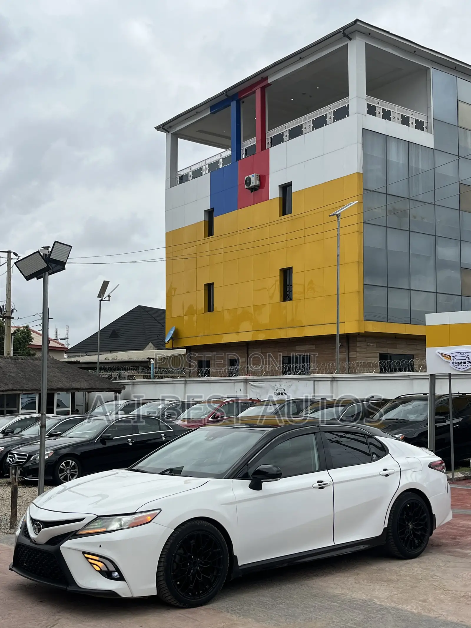 Toyota Camry 2019 White