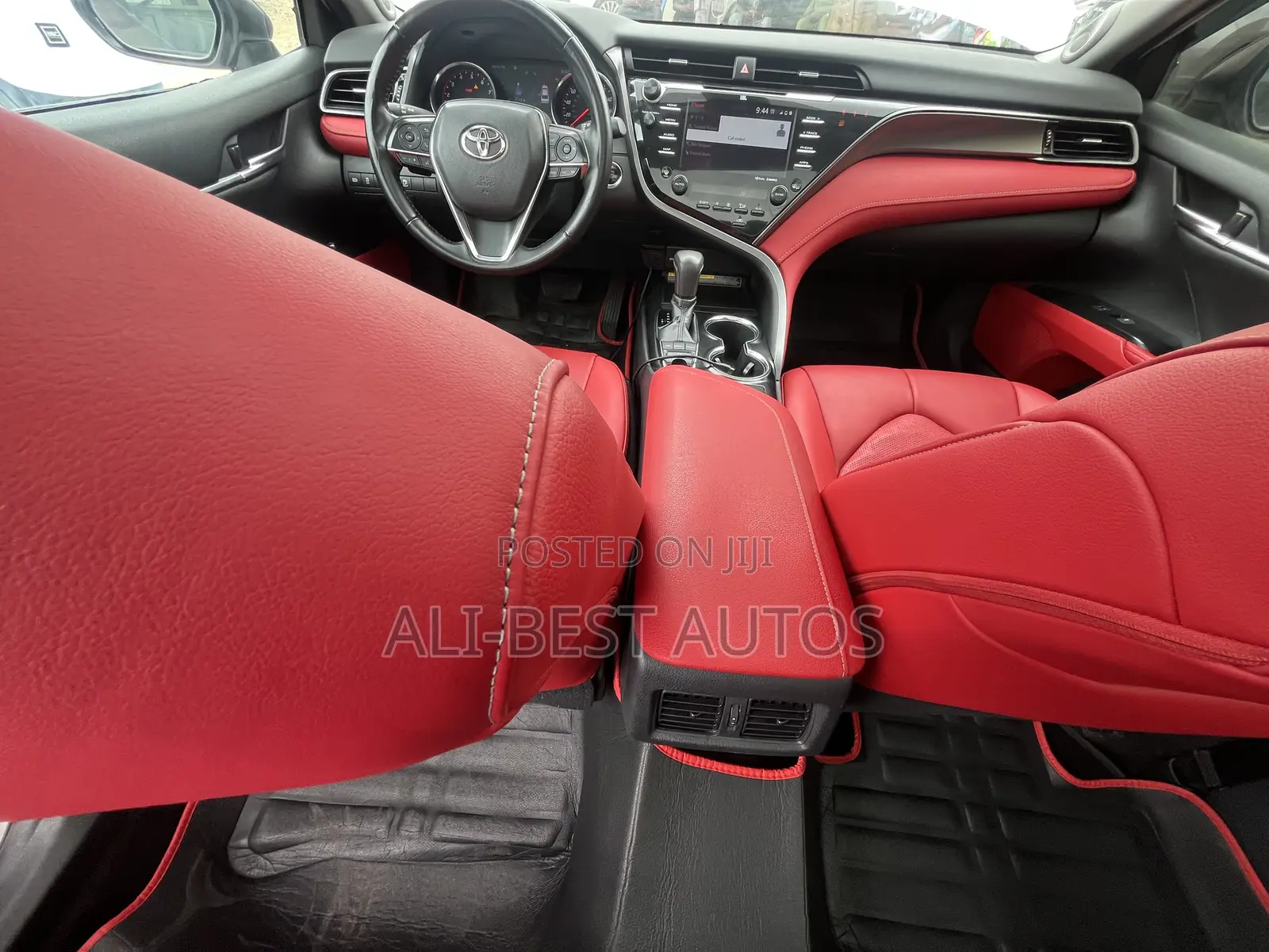 Toyota Camry 2019 White