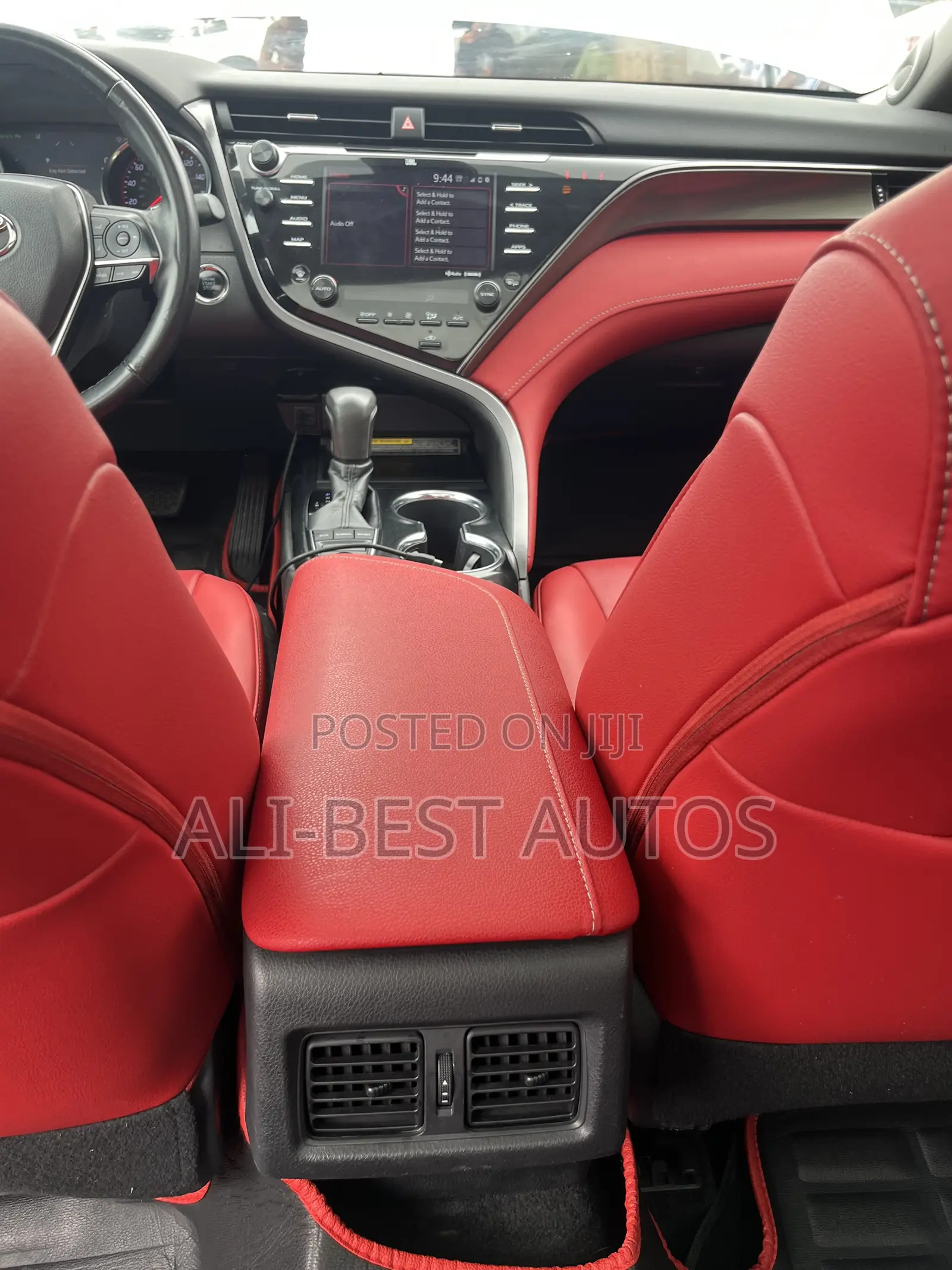 Toyota Camry 2019 White