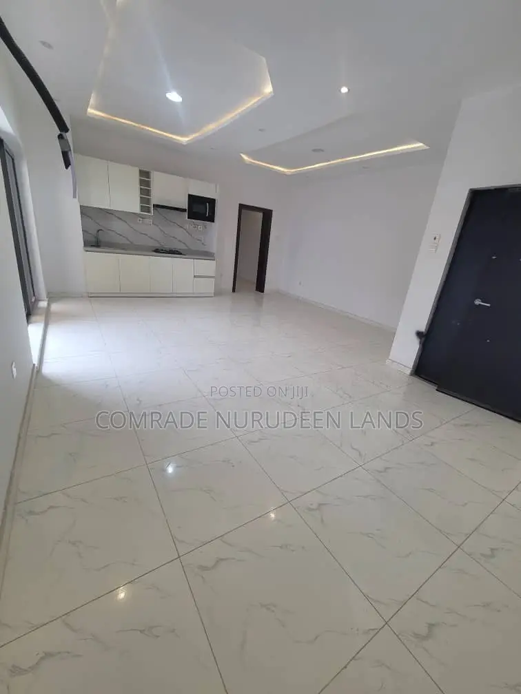 2bdrm Apartment in Lekki Phase 1 for rent