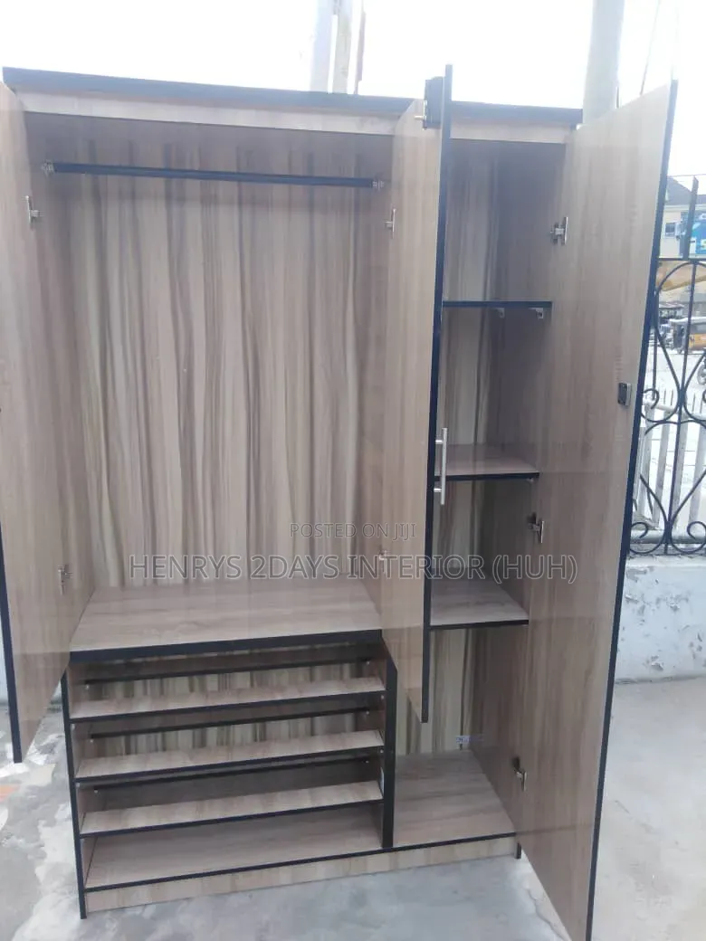 Wardrobe 4by6 Brown Color