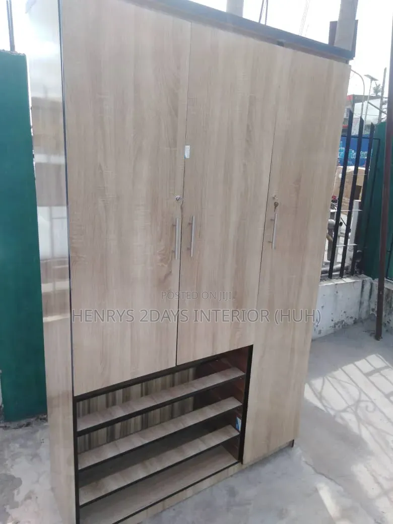 Wardrobe 4by6 Brown Color