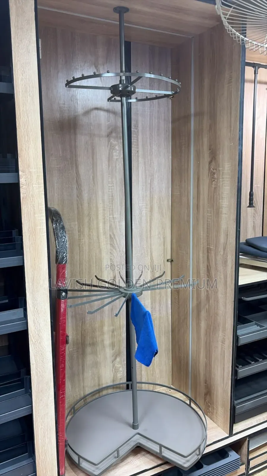 Wardrobe Corner Swivel Hanger