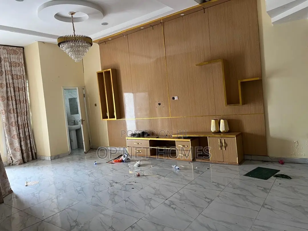 4bdrm Duplex in Lekki for sale