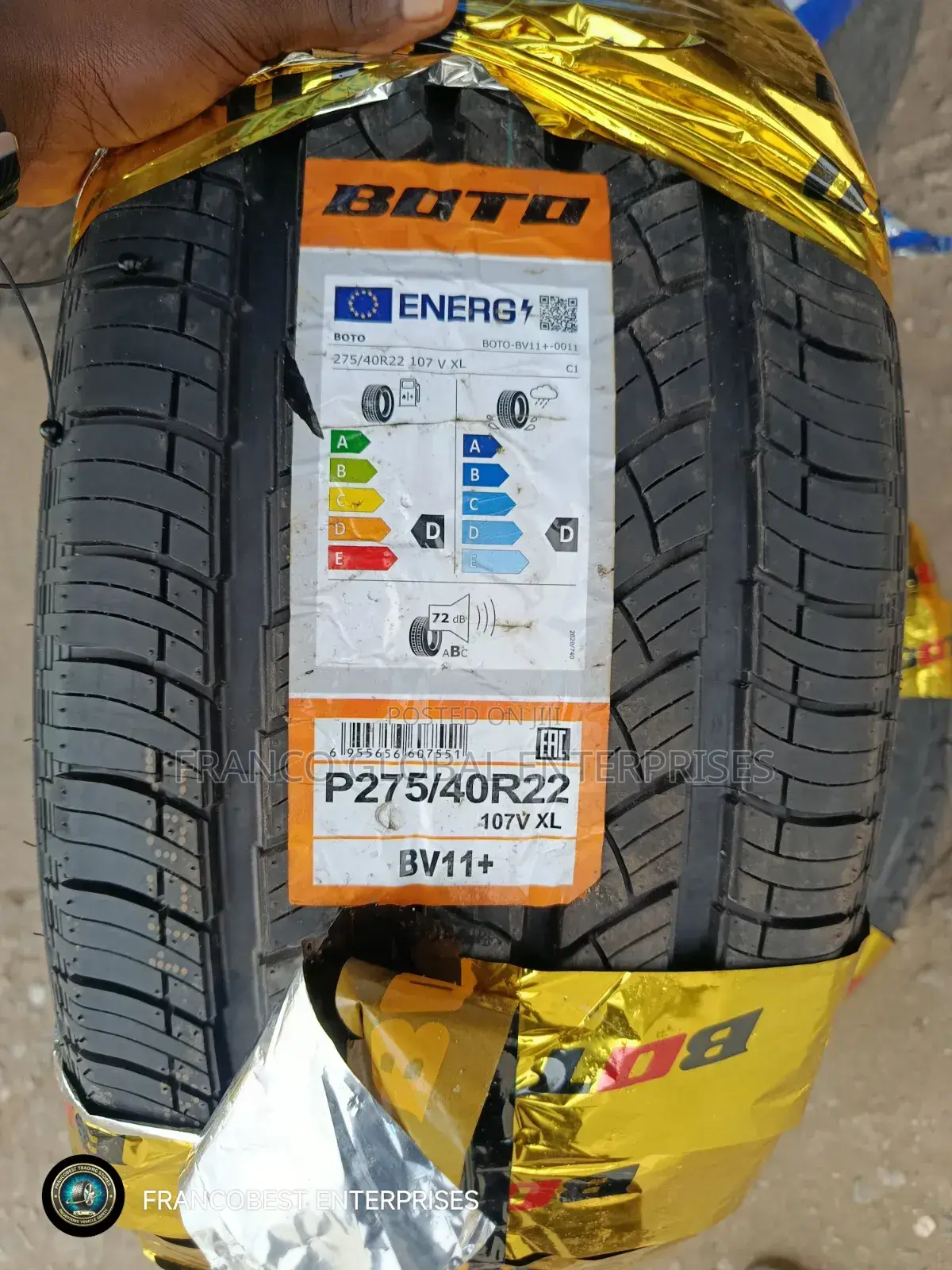 275/40r22 Boto Tire