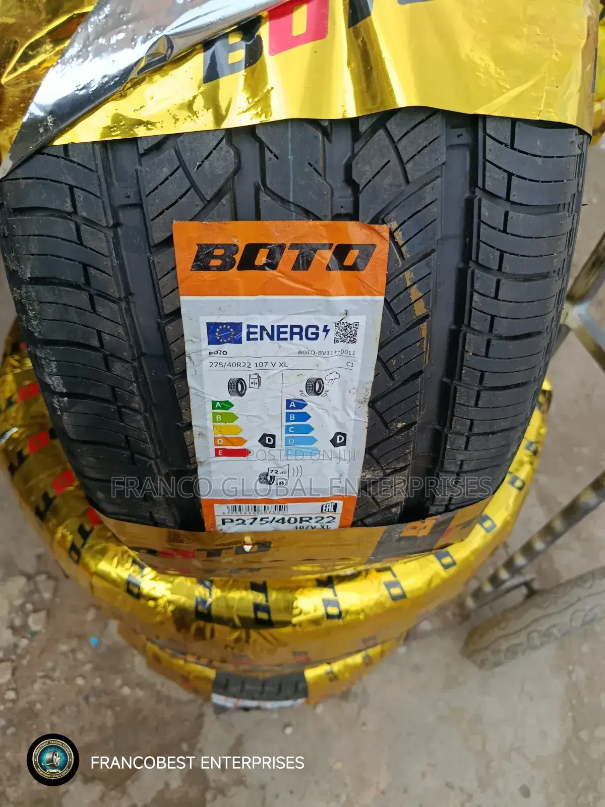 275/40r22 Boto Tire