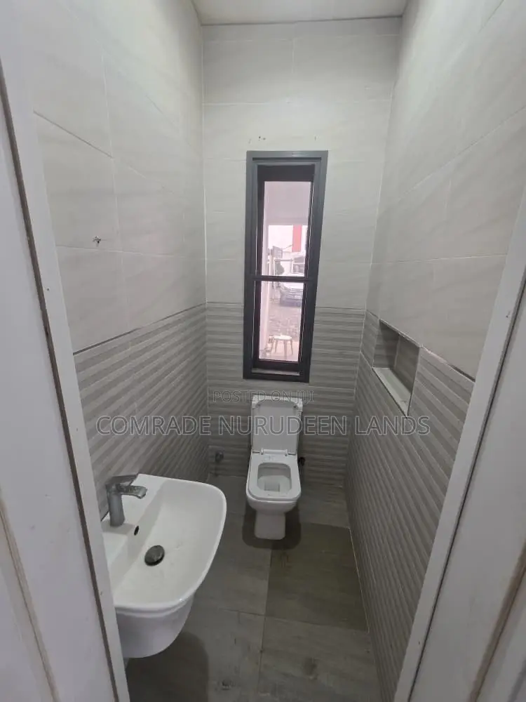 4bdrm Duplex in Ologolo for rent