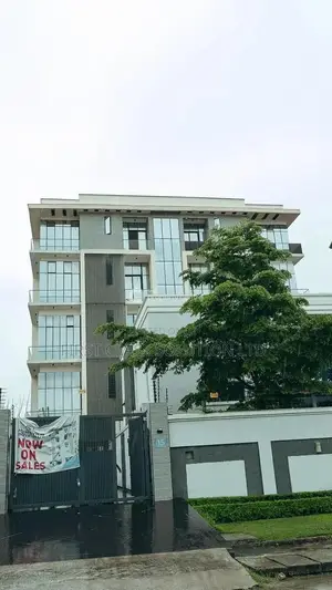 3bdrm Apartment in Lekki Phase 1 for rent