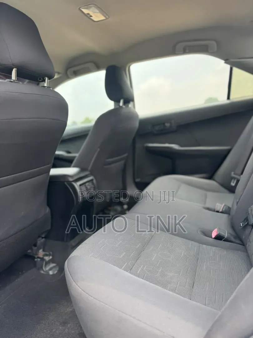 Toyota Camry LE 4dr Sedan (2.5L 4cyl 6A) 2014 White