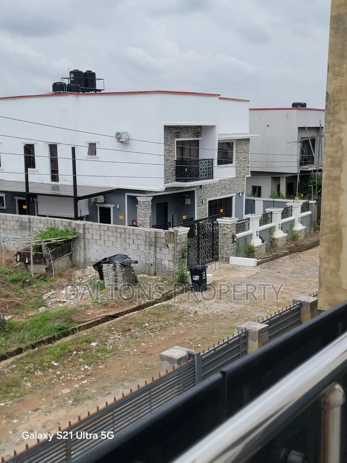 4bdrm Duplex in Luxury, Sabon Lugbe for sale