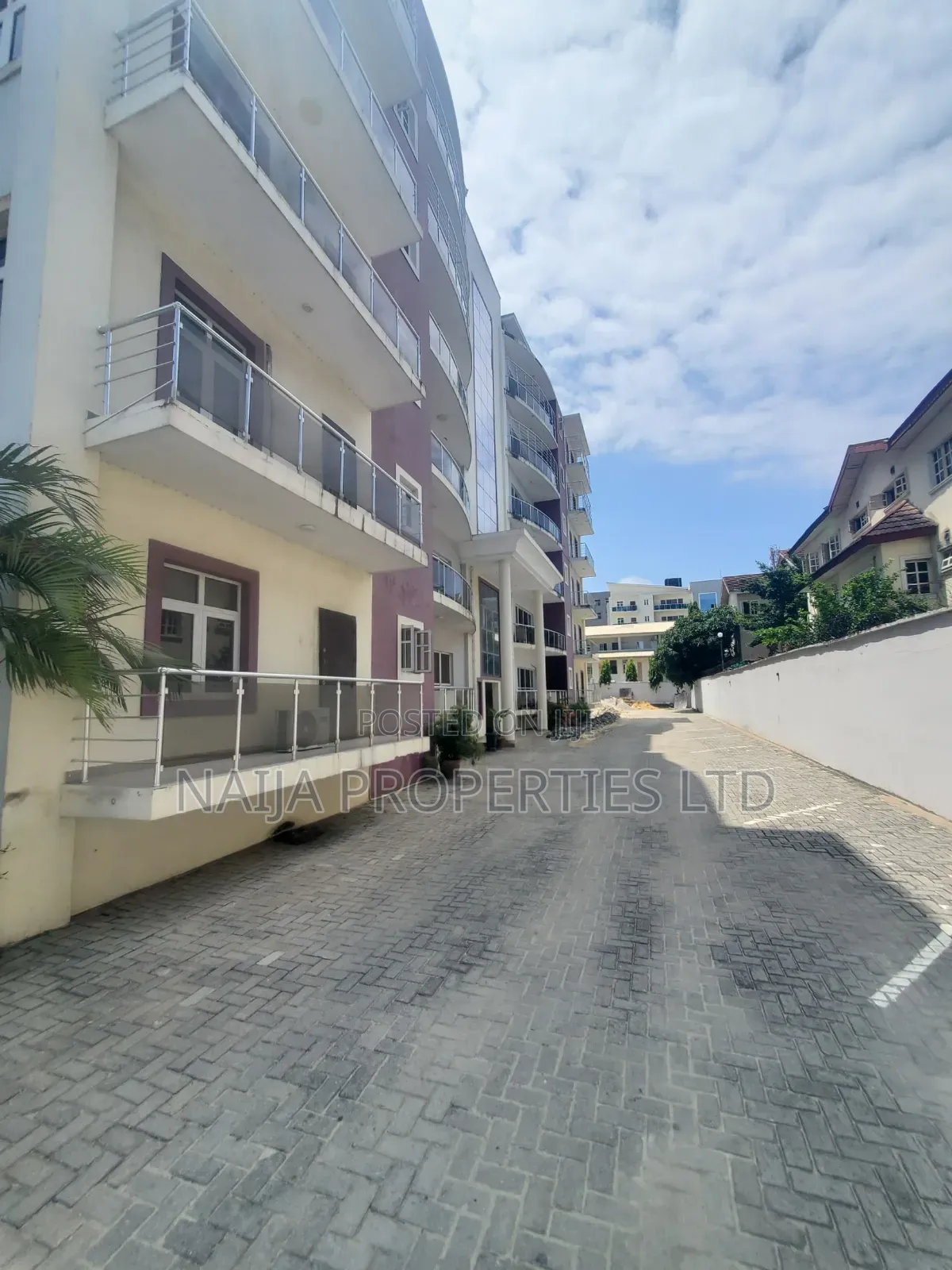 3bdrm Apartment in Oniru Estate, Victoria Island Extension for rent