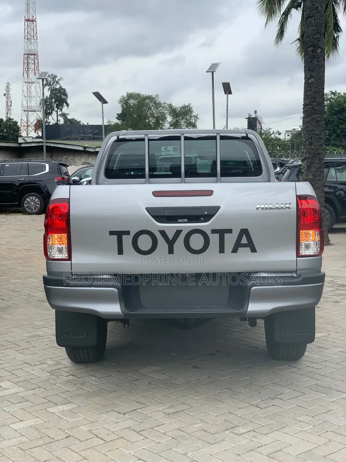 New Toyota Hilux 2026 Gray