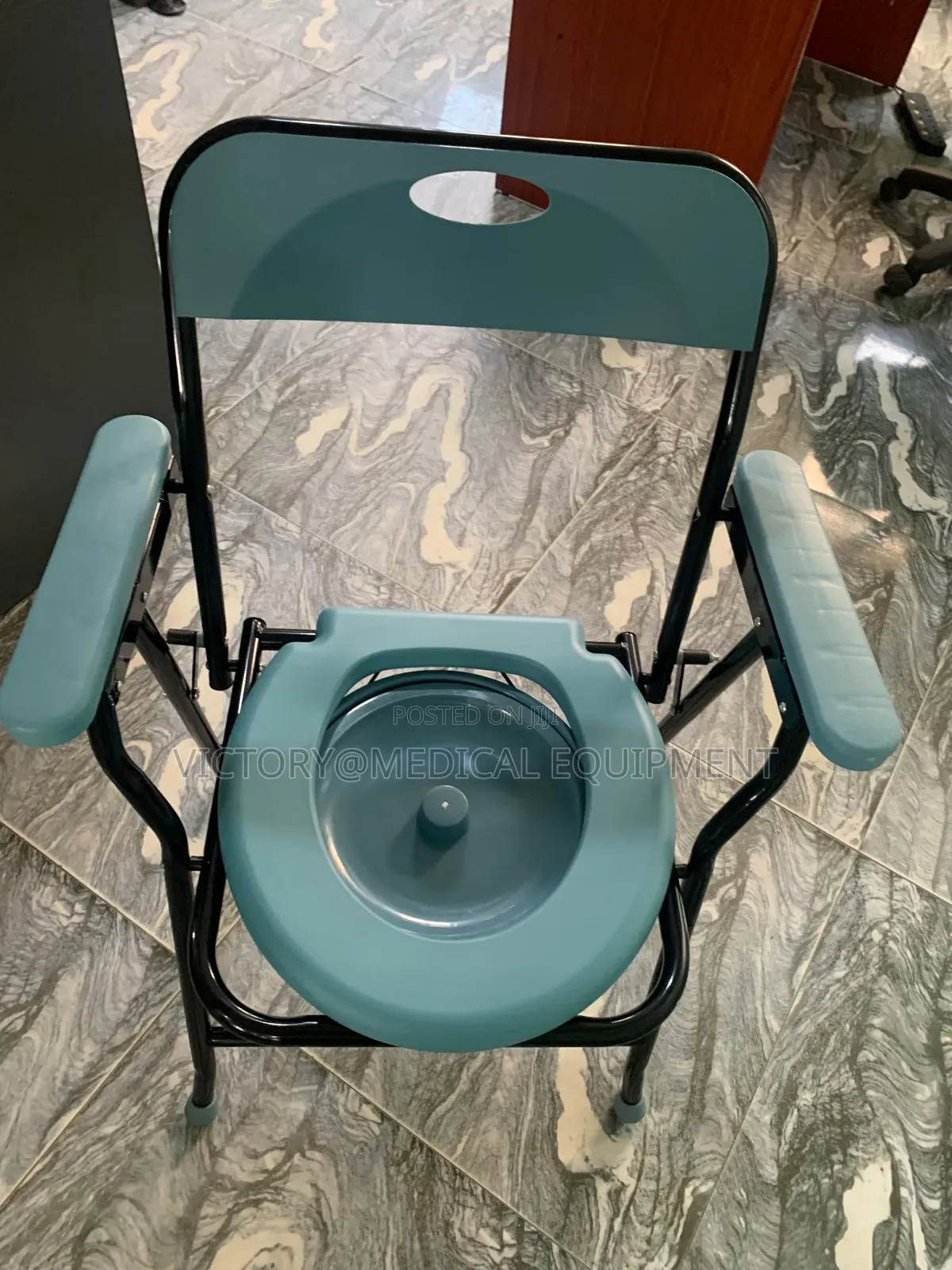 Commode Chair / Toilet Chair