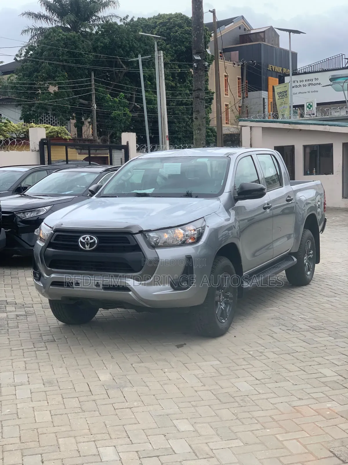 New Toyota Hilux 2026 Gray