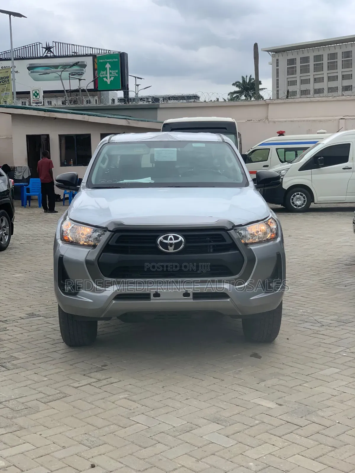 New Toyota Hilux 2026 Gray