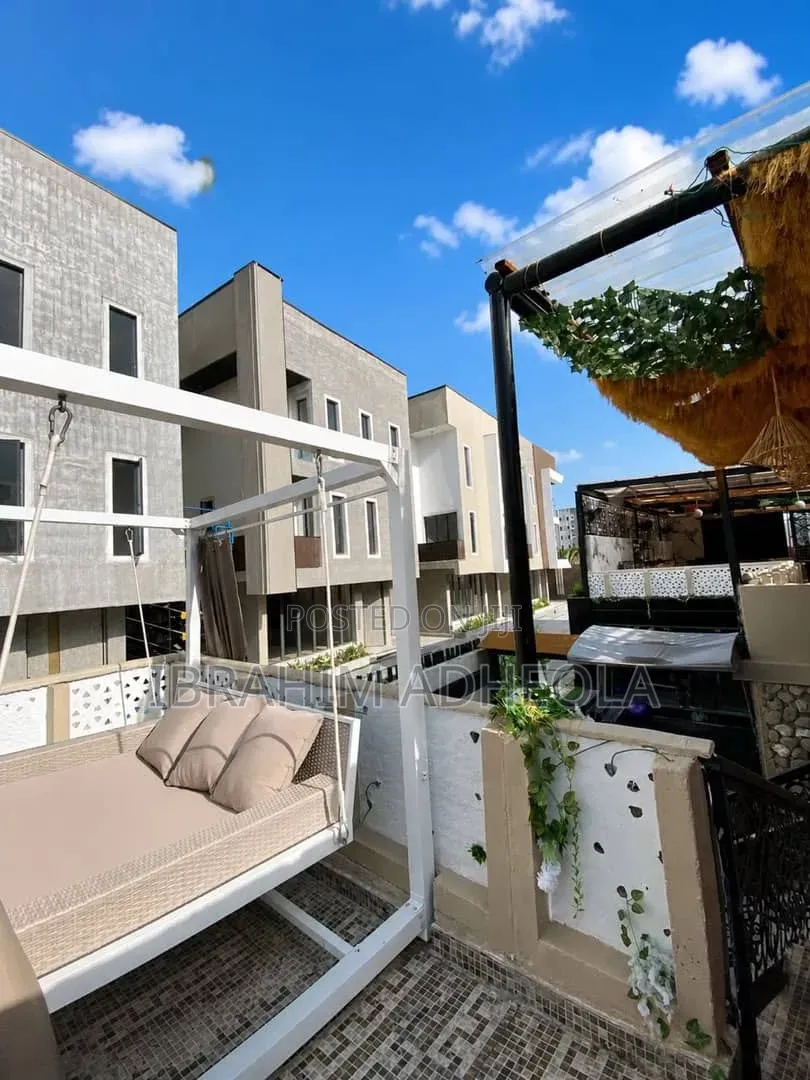 4bdrm Duplex in Parkview for sale