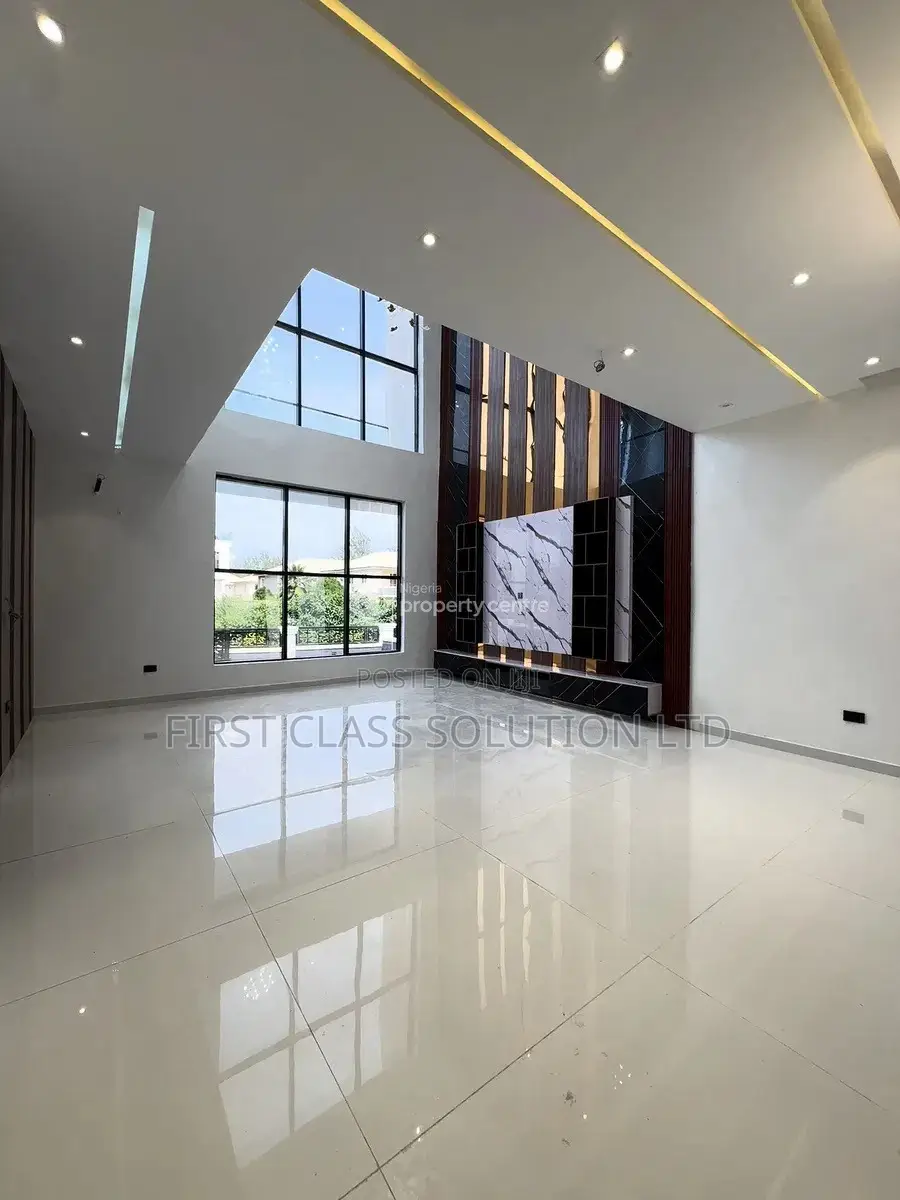 5bdrm Duplex in Ikota for sale