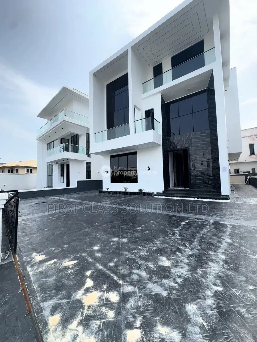 5bdrm Duplex in Ikota for sale