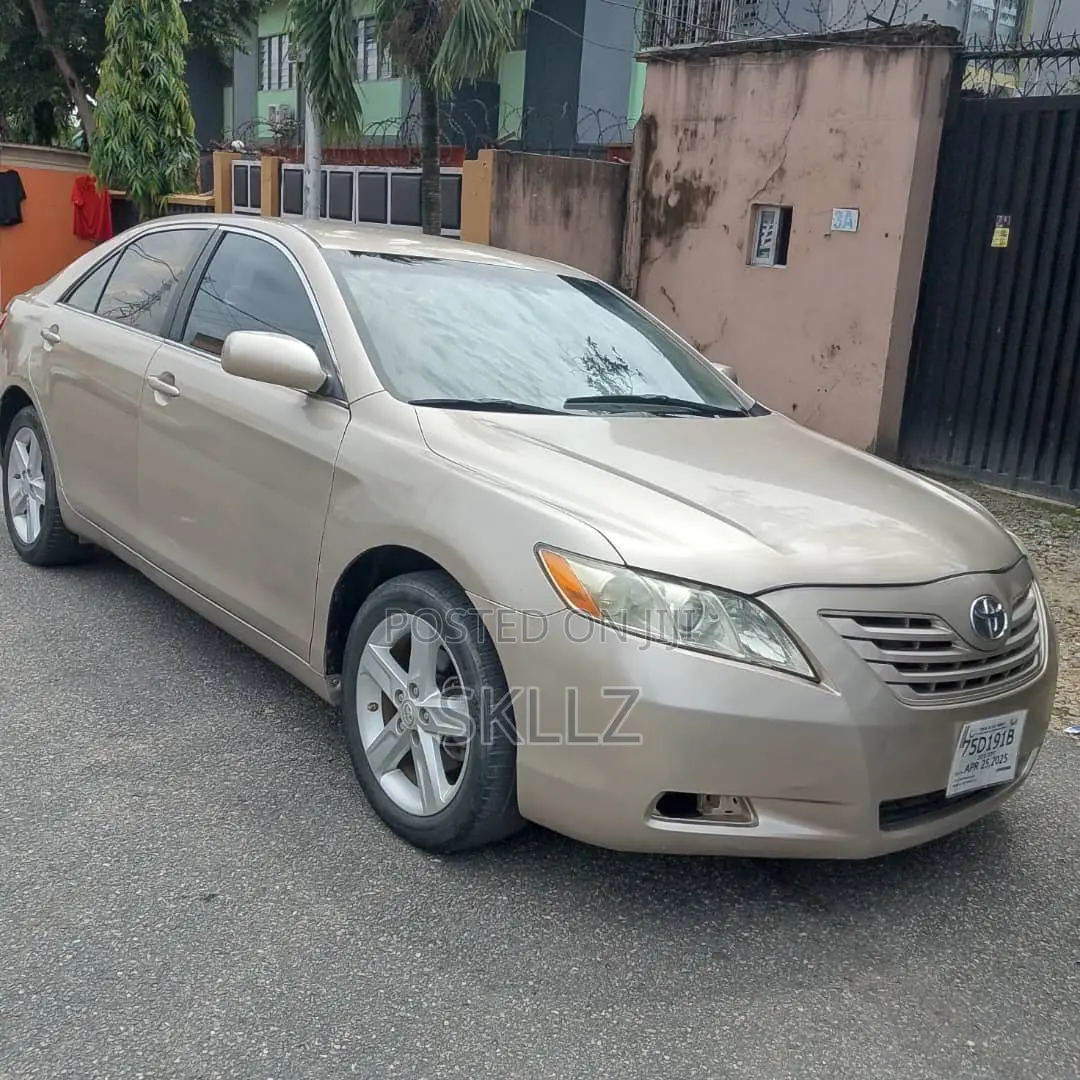 Toyota Camry 2008 Gold
