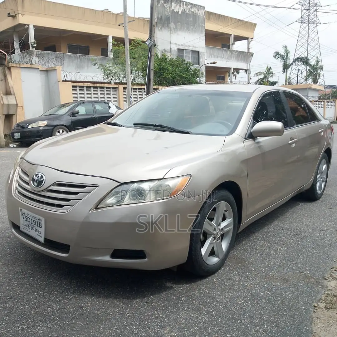 Toyota Camry 2008 Gold