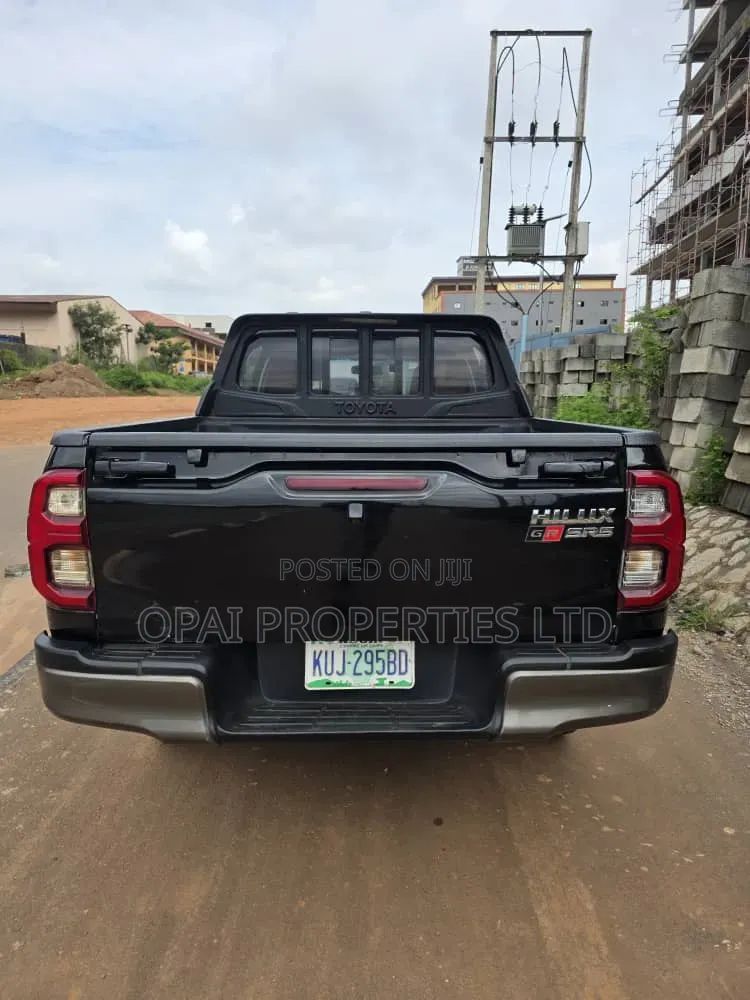 Toyota Hilux 2018 Black