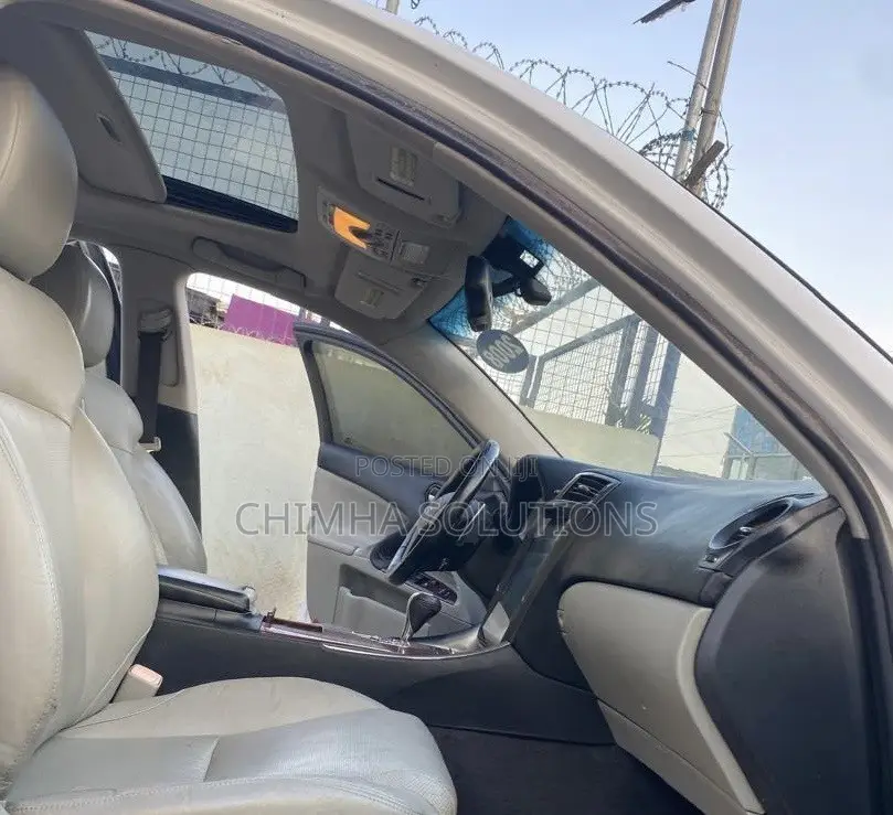 Lexus IS 2009 White