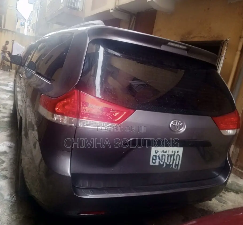Toyota Sienna 2013 Gray