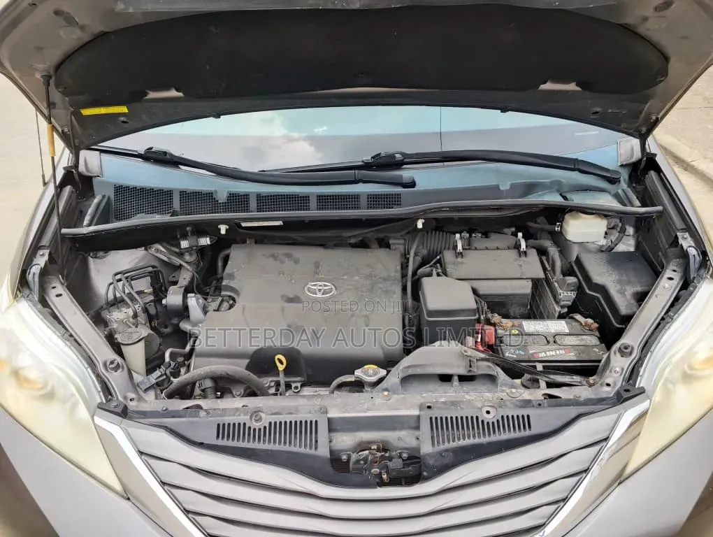 Toyota Sienna 2011 Gray