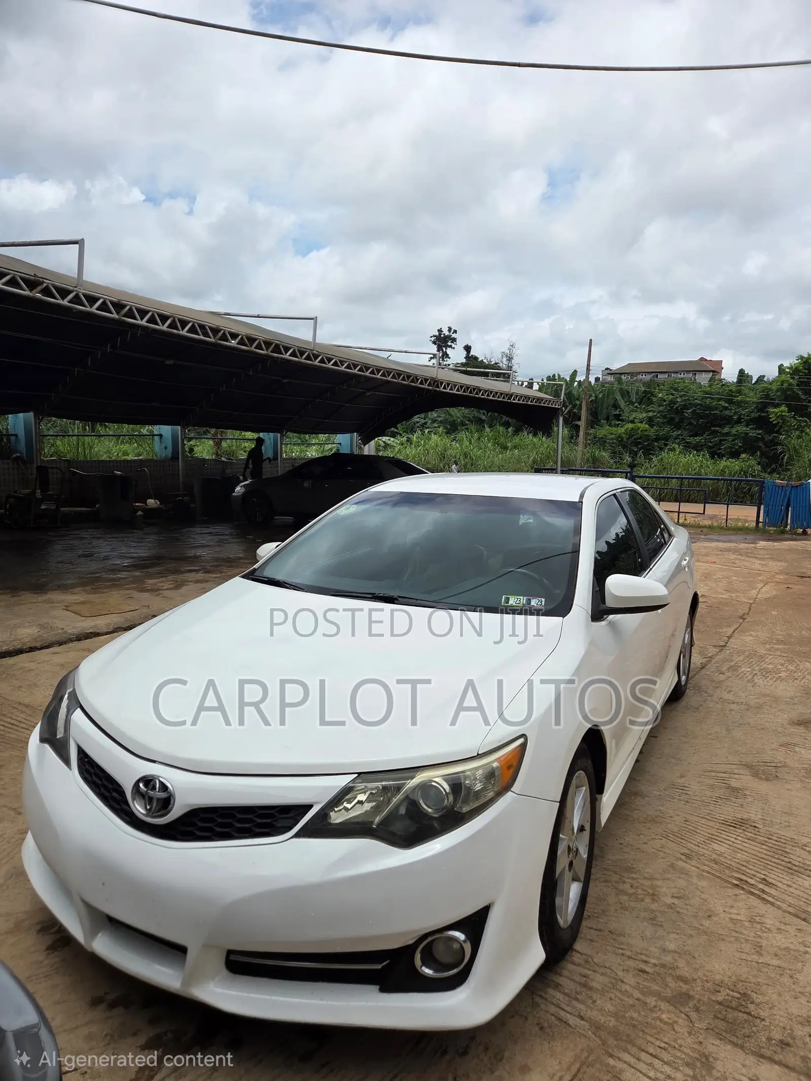 Toyota Camry SE 4dr Sedan (2.5L 4cyl 6A) 2013 White