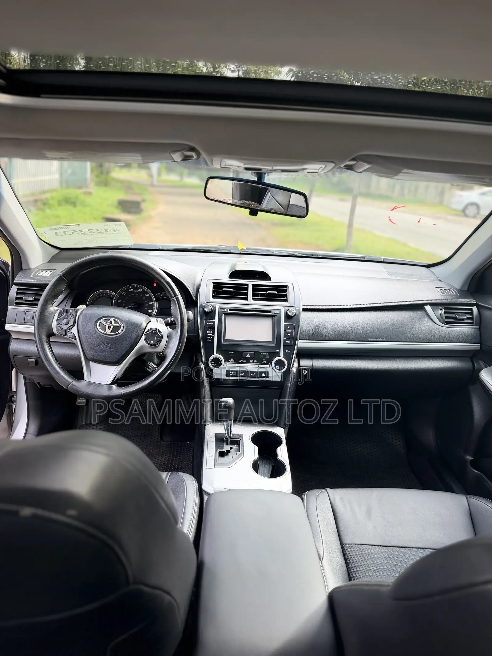 Toyota Camry SE 4dr Sedan (2.5L 4cyl 6A) 2014 Silver