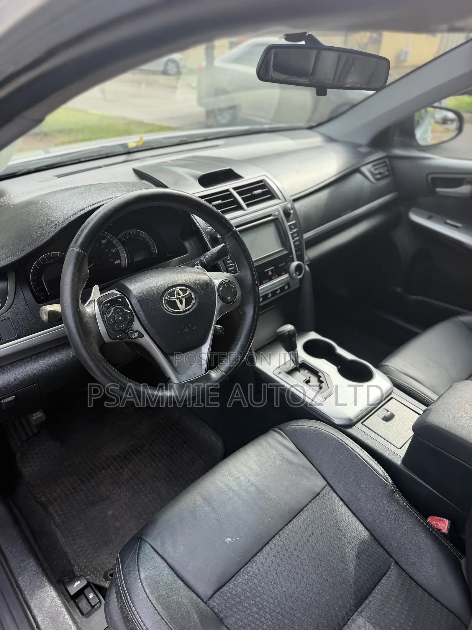 Toyota Camry SE 4dr Sedan (2.5L 4cyl 6A) 2014 Silver