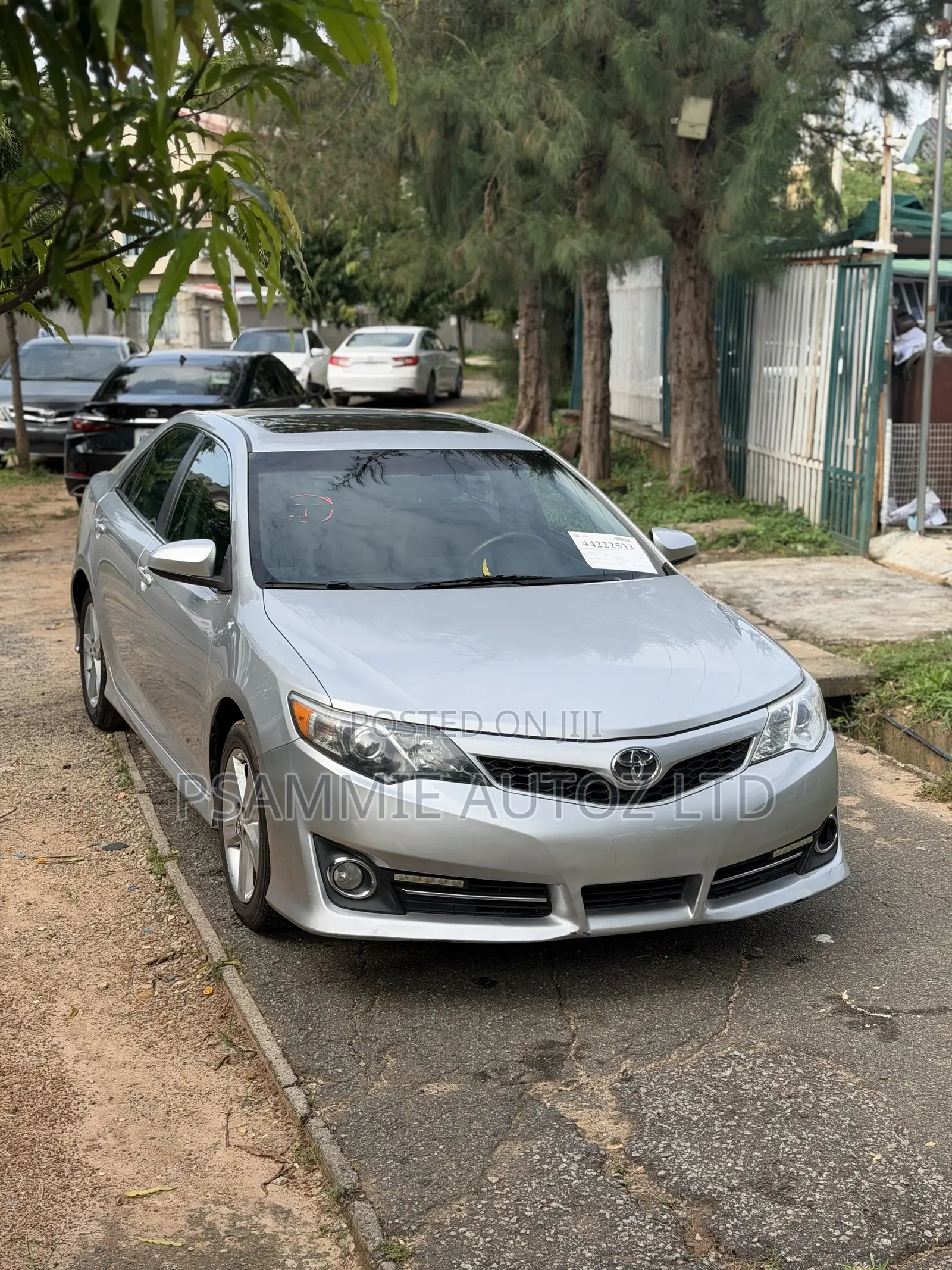 Toyota Camry SE 4dr Sedan (2.5L 4cyl 6A) 2014 Silver