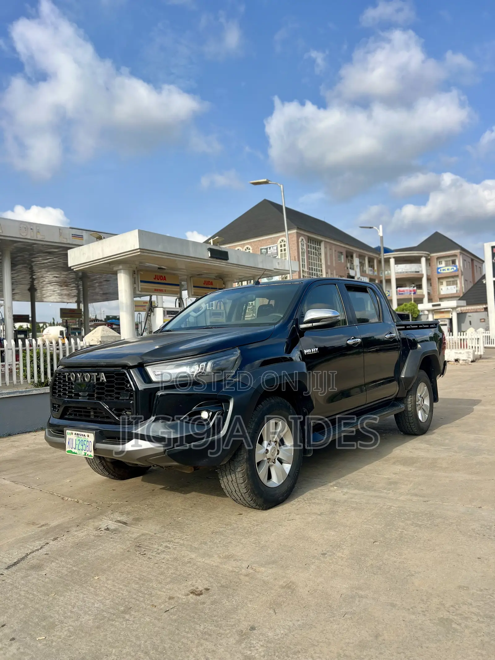 Toyota Hilux SR5 4x4 2018 Black