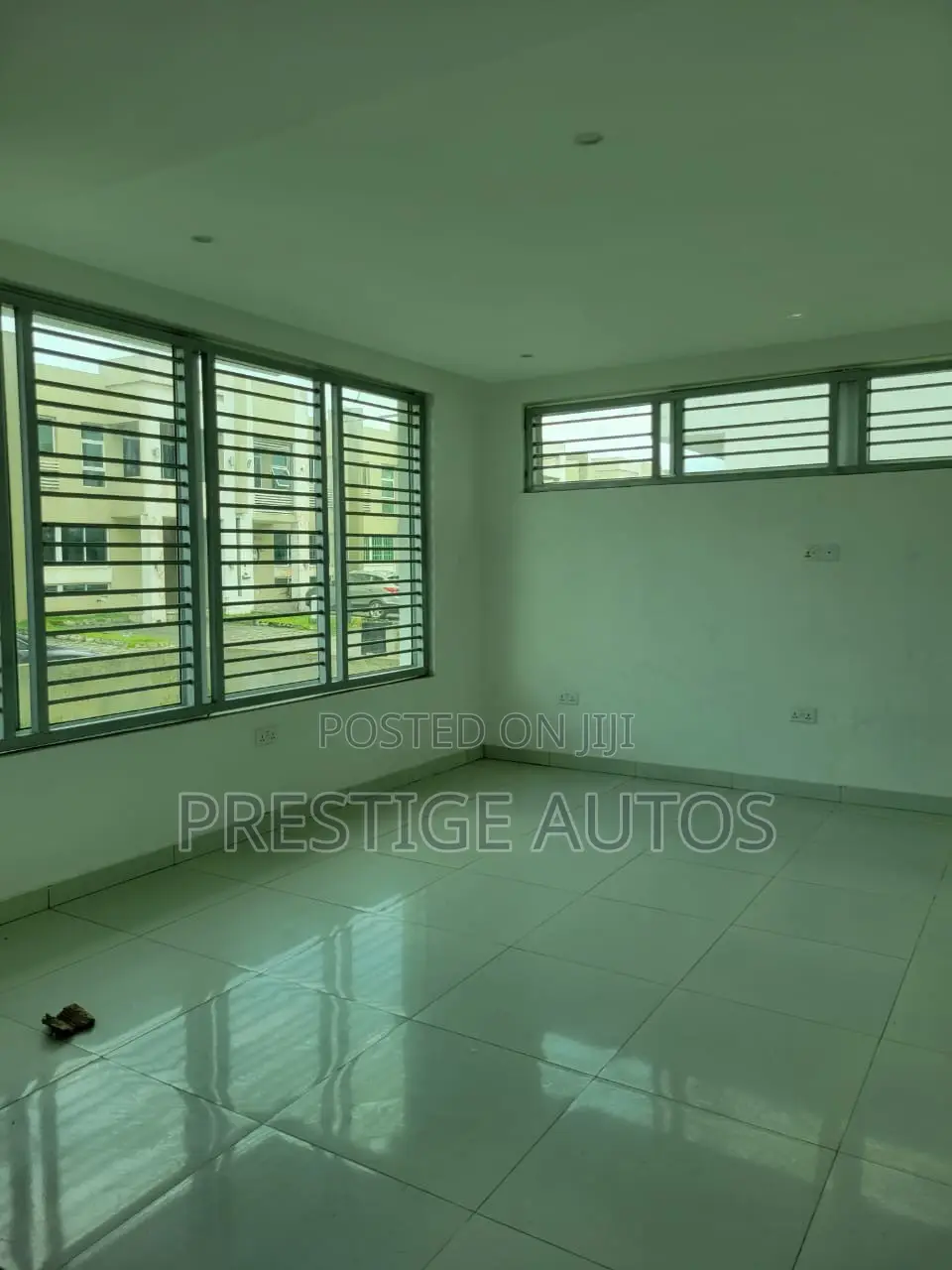 4bdrm Mansion in Grenadies Homes, Marina for sale