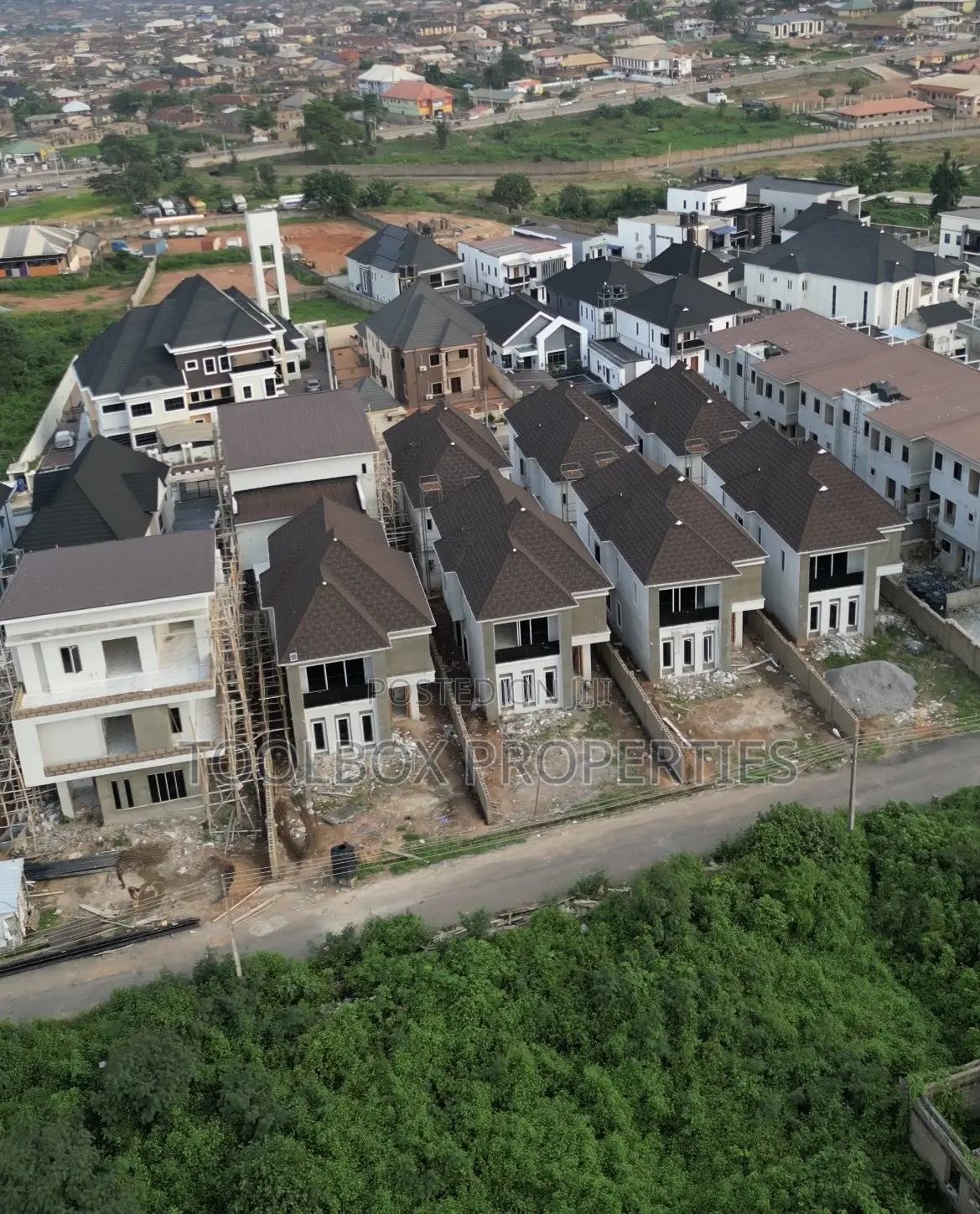 4bdrm Duplex in Carlton Gate, Akobo for sale
