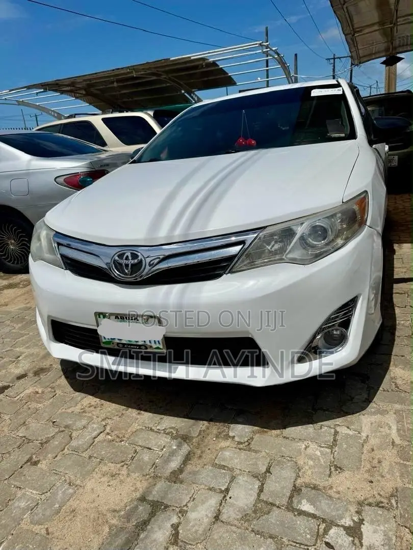 Toyota Camry XLE 4dr Sedan (2.5L 4cyl 6A) 2014 White