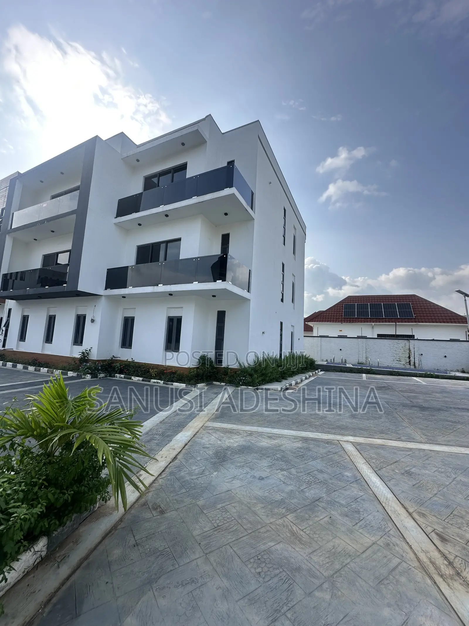 3bdrm Block of Flats in Katampe for sale