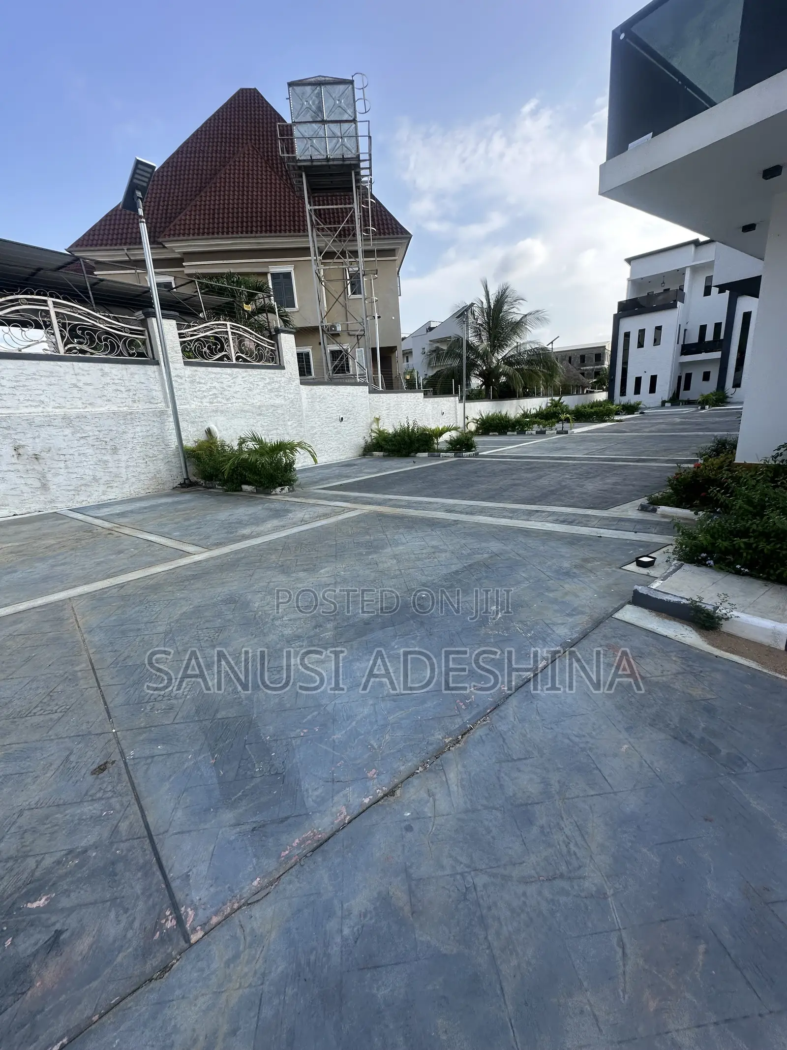 3bdrm Block of Flats in Katampe for sale