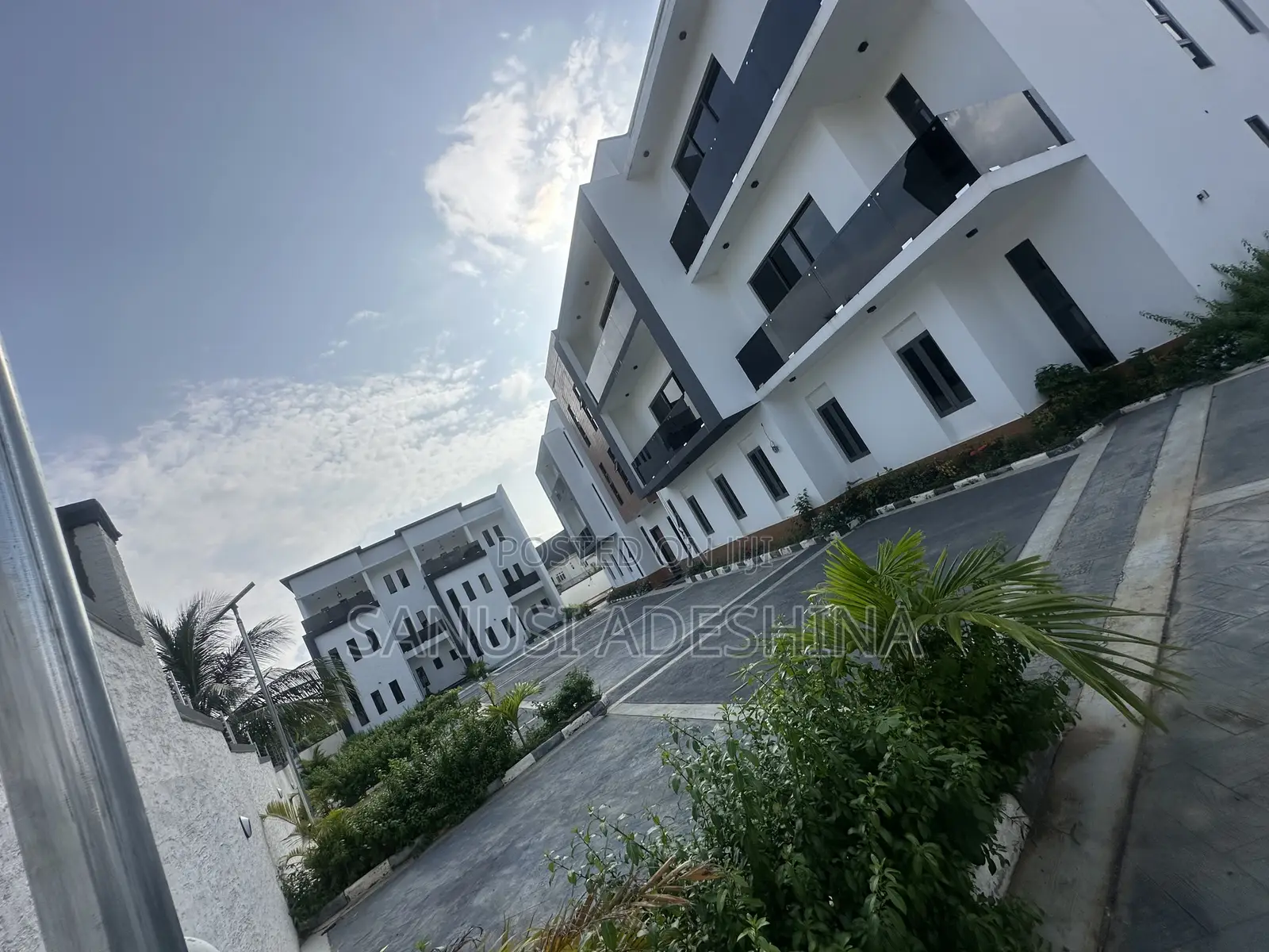 3bdrm Block of Flats in Katampe for sale