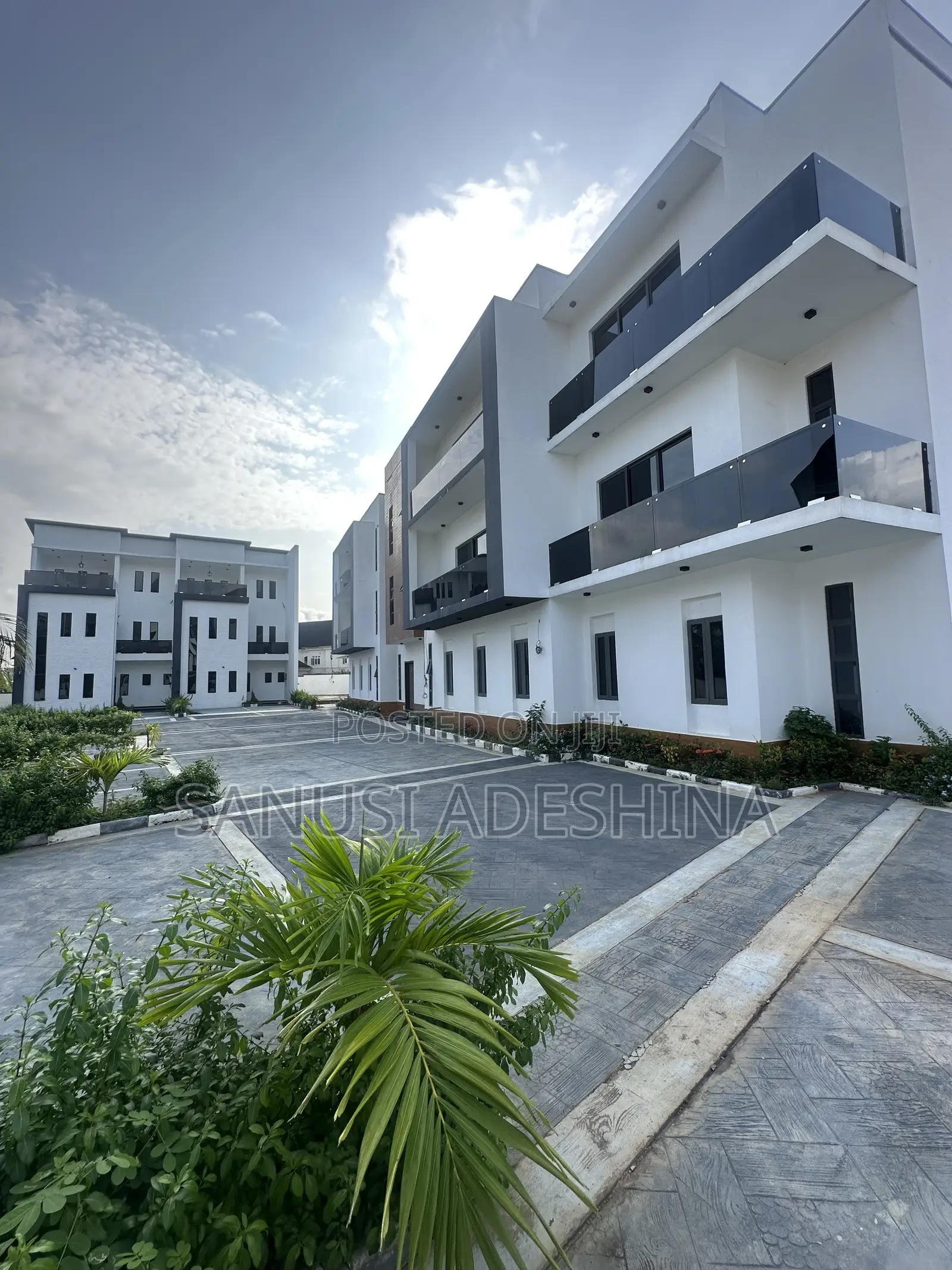 3bdrm Block of Flats in Katampe for sale