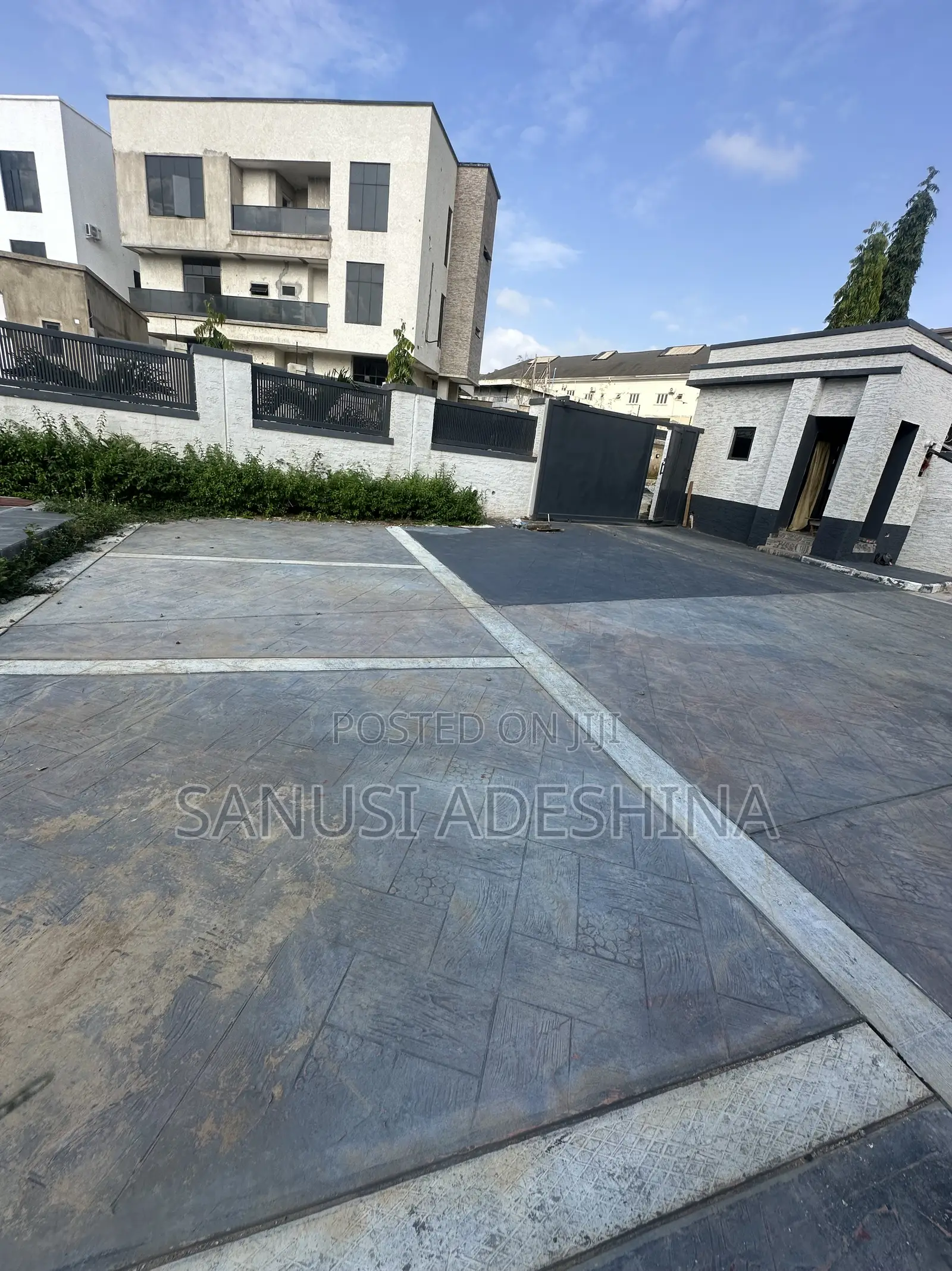 3bdrm Block of Flats in Katampe for sale