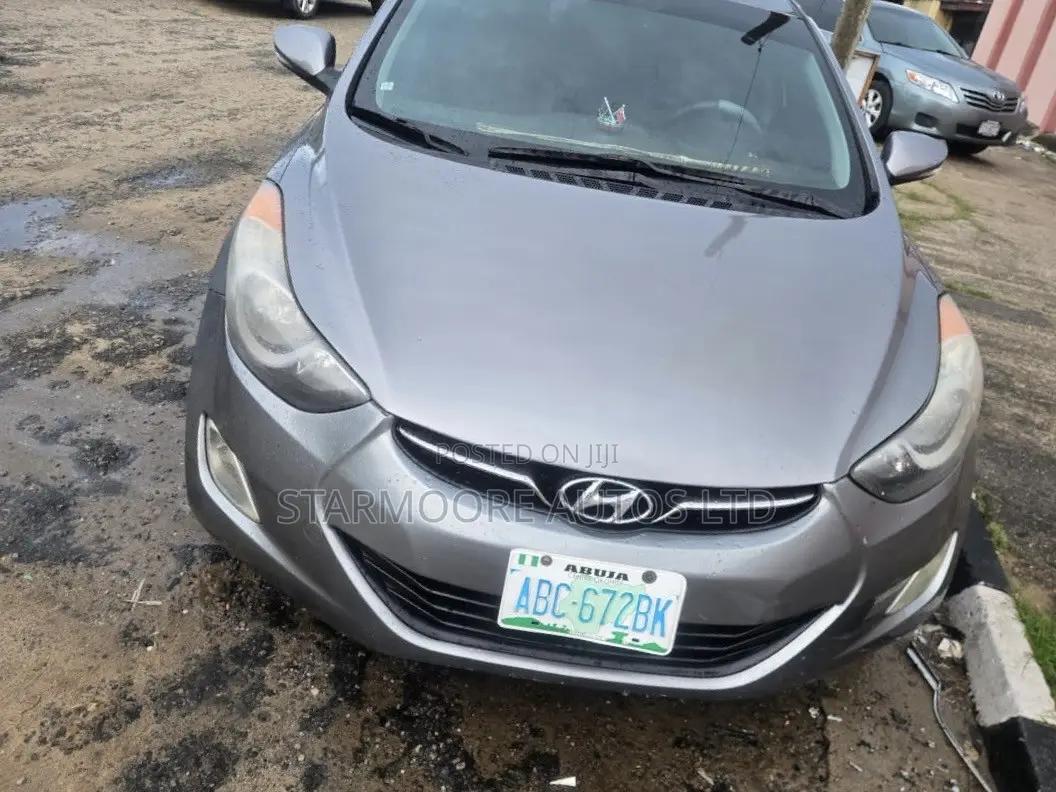 Hyundai Elantra Limited Sedan FWD (1.8L 4cyl 6A) 2013 Gray
