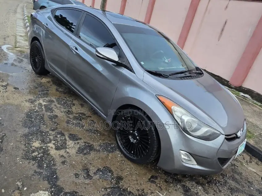 Hyundai Elantra Limited Sedan FWD (1.8L 4cyl 6A) 2013 Gray