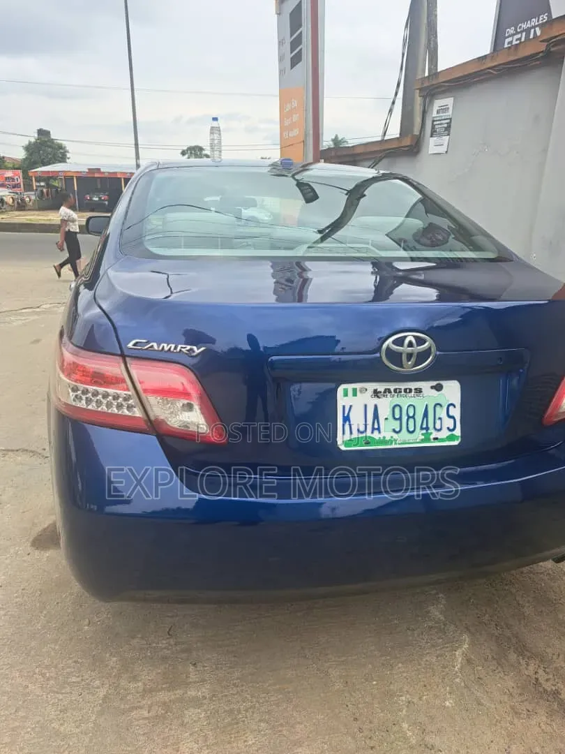 Toyota Camry 2010 Blue