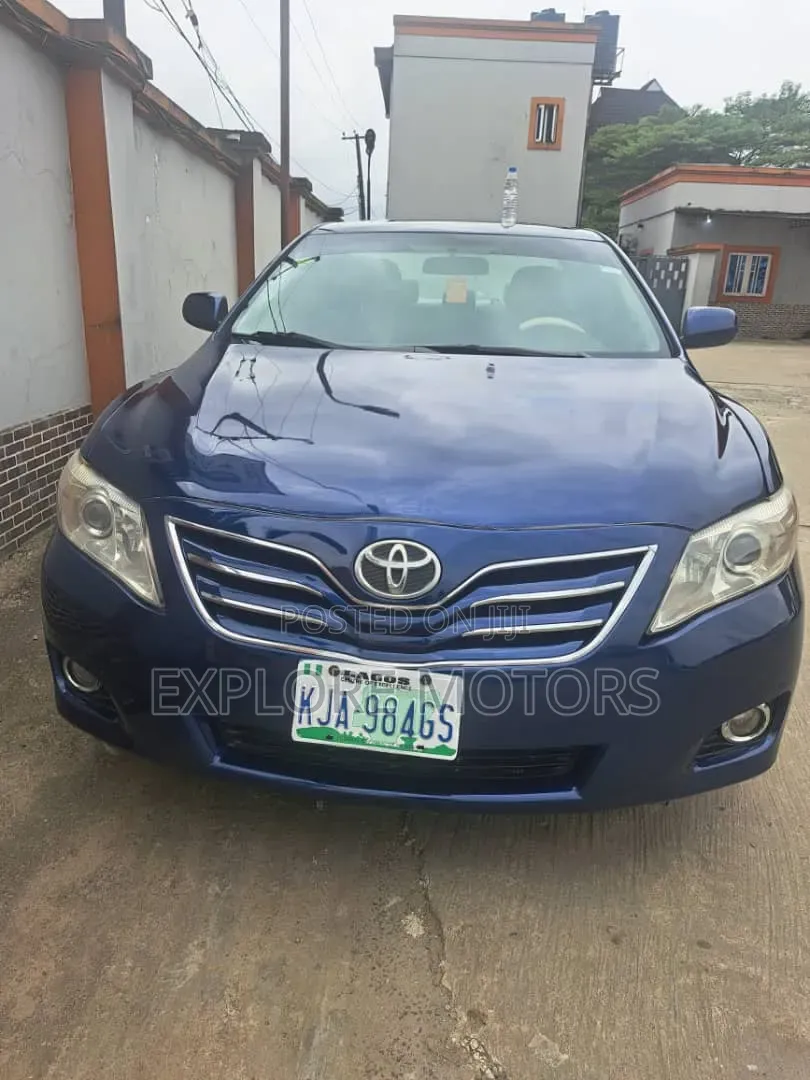 Toyota Camry 2010 Blue