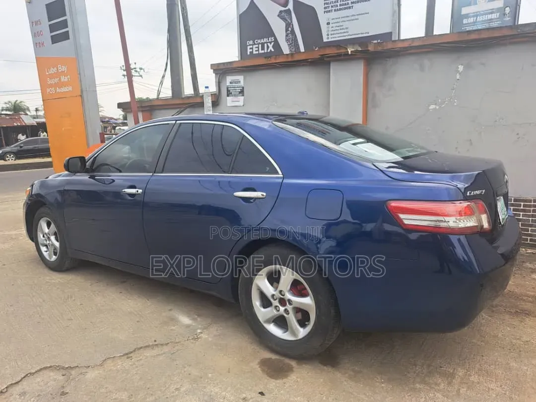 Toyota Camry 2010 Blue